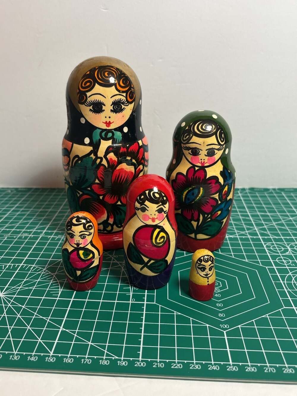 Vintage Hand Painted Russian Matryoshka Wooden Nesting Dolls Set of 5